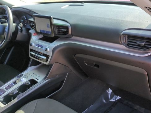 Used 2023 Ford Explorer XLT image 30