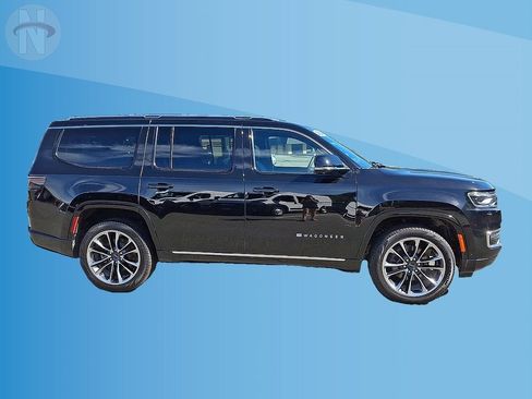 Certified 2024 Jeep Wagoneer Series III w/ Premium Group I AWD/4WD image 26