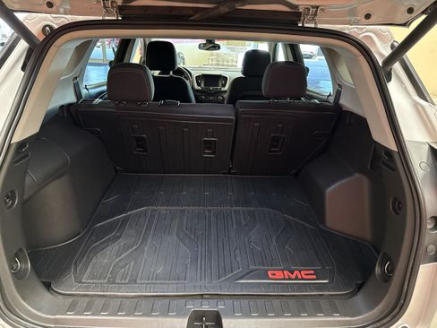 Used 2022 GMC Terrain SLE w/ Driver Convenience Package AWD/4WD image 41