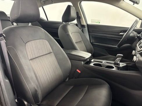 Used 2024 Nissan Altima 2.5 SV image 17