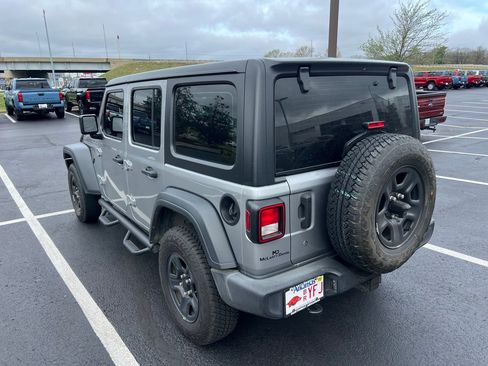 Used 2018 Jeep Wrangler Unlimited Sport image 10