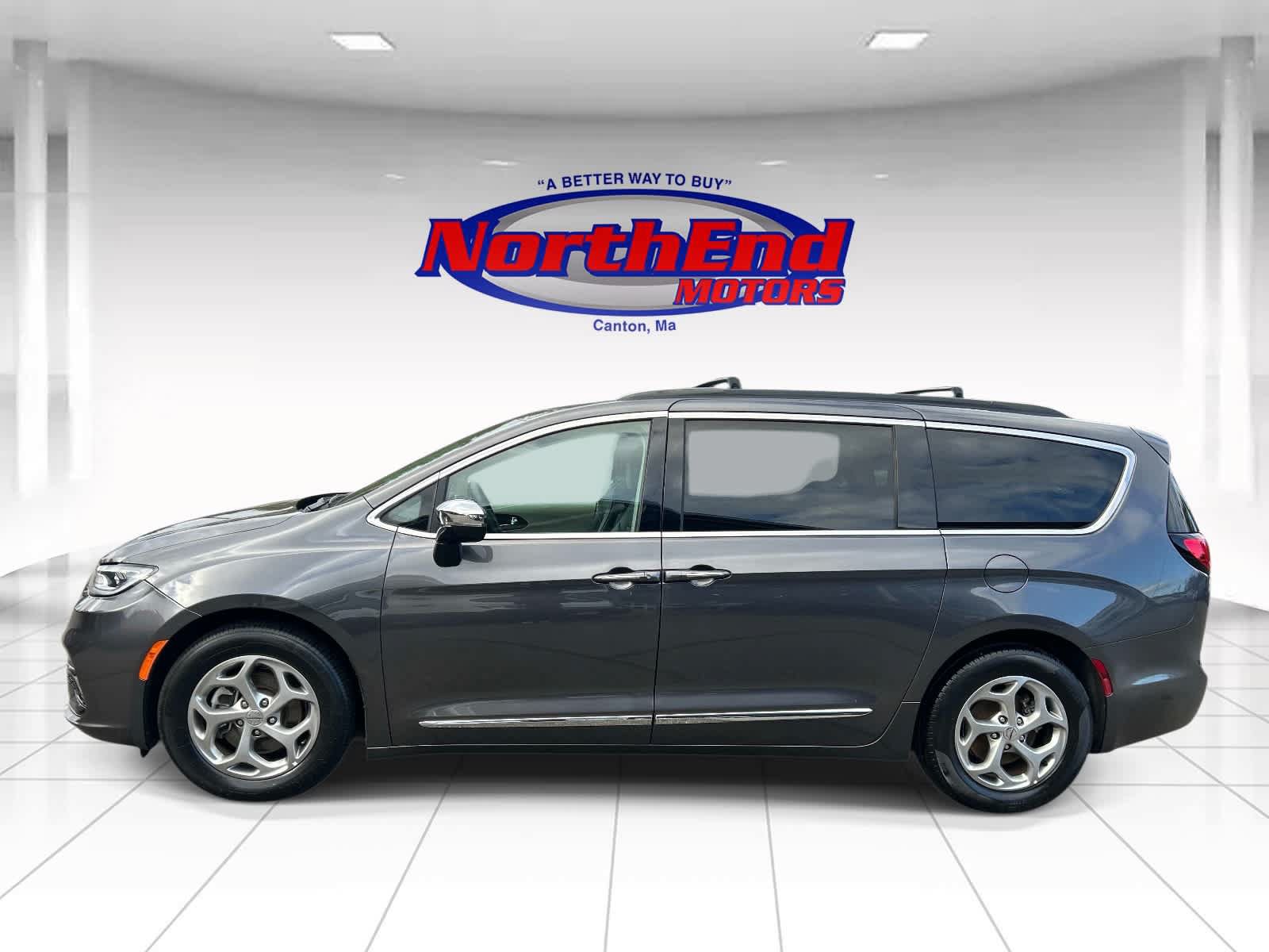 Used 2023 Chrysler Pacifica Limited FWD image 6