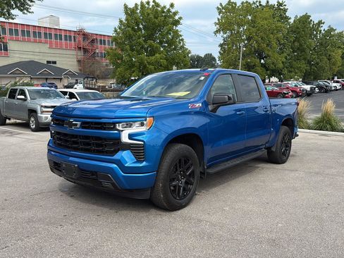 Used 2024 Chevrolet Silverado 1500 RST AWD/4WD image 7