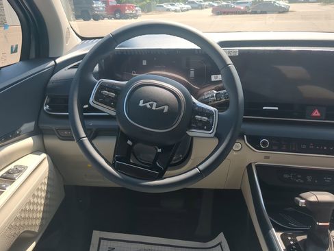 New 2026 Kia Carnival SX image 13