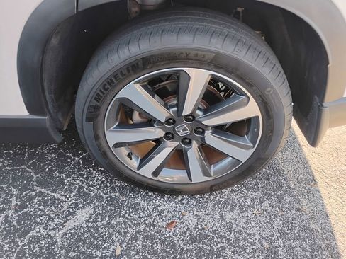 Used 2023 Honda Pilot Touring image 13