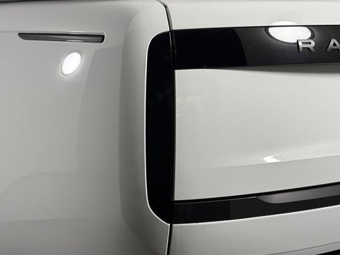 New 2027 Land Rover Range Rover Long Wheelbase SE AWD/4WD image 13