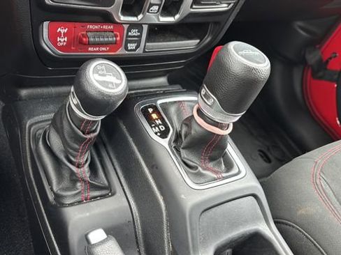 Used 2020 Jeep Gladiator Rubicon image 23