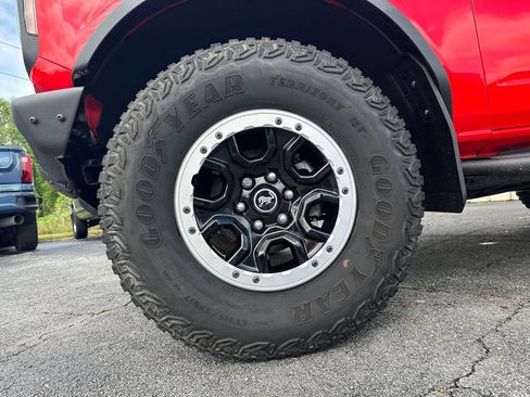 Used 2023 Ford Bronco Black Diamond w/ Sasquatch Package AWD/4WD image 12