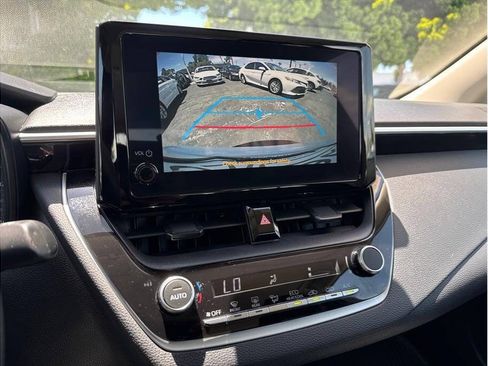 Used 2024 Toyota Corolla LE FWD image 14