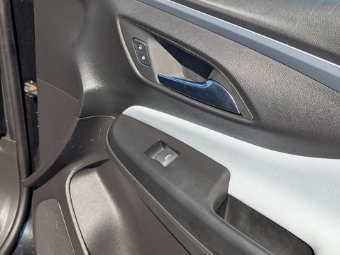 Used 2025 Buick Envista Preferred FWD image 33