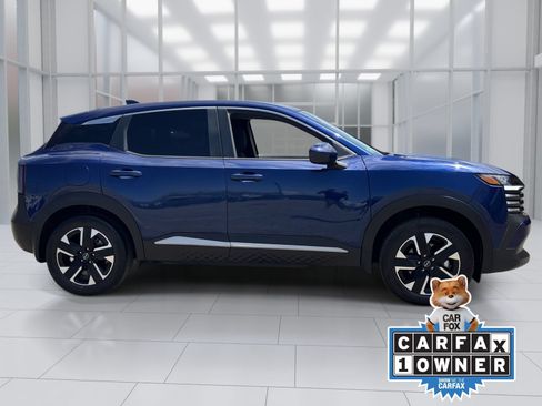 Used 2025 Nissan Kicks SV AWD/4WD image 7