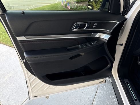 Used 2018 Ford Explorer Sport AWD/4WD image 13