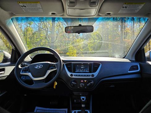 Used 2020 Hyundai Accent SE image 25