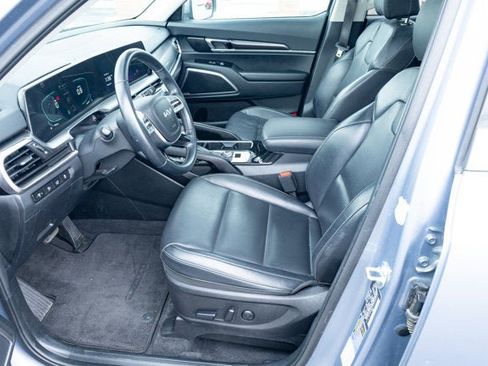 Used 2025 Kia Telluride S AWD/4WD image 15