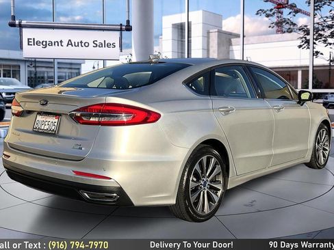 Used 2019 Ford Fusion SE AWD/4WD image 6