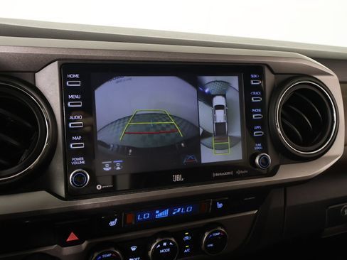 Used 2021 Toyota Tacoma Limited AWD/4WD image 6