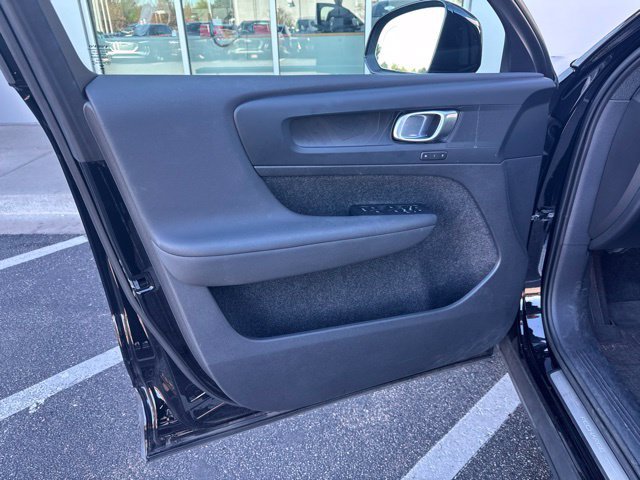 Used 2023 Volvo C40 P8 Recharge Plus w/ Climate Package AWD/4WD image 8