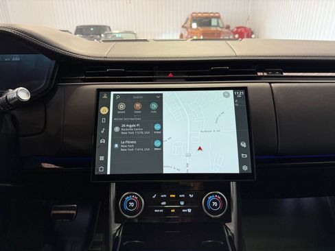 Used 2022 Land Rover Range Rover SE image 30