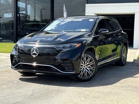 Used 2023 Mercedes-Benz EQS 580 4MATIC SUV image 2