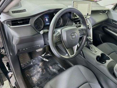 Certified 2022 Toyota Venza LE image 17