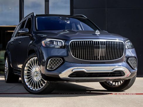 Used 2024 Mercedes-Benz Maybach GLS 600 4MATIC image 2