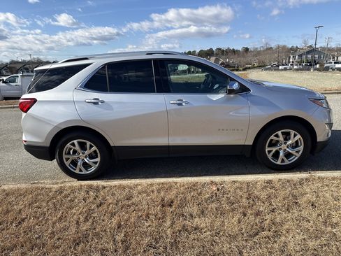 Used 2018 Chevrolet Equinox Premier image 11