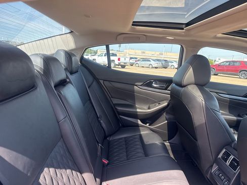 Used 2023 Nissan Maxima Platinum w/ Sport Mat Group FWD image 31