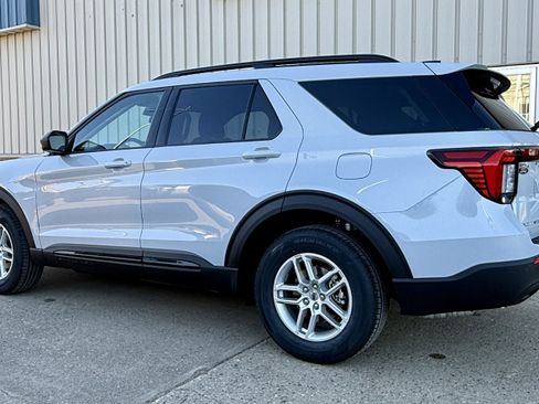 New 2026 Ford Explorer Active image 3