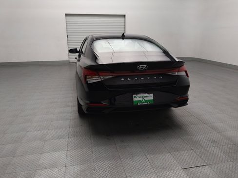 Used 2023 Hyundai Elantra SEL w/ Convenience Package image 6