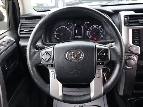 Used 2020 Toyota 4Runner SR5 AWD/4WD image 13