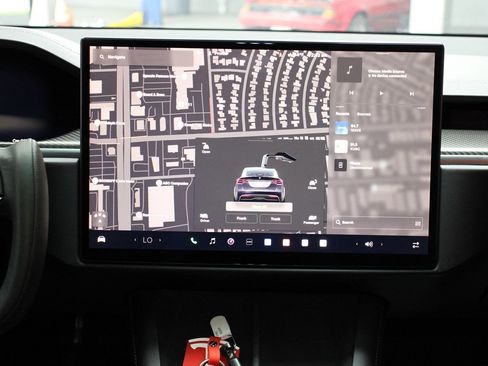 Used 2022 Tesla Model X Plaid image 43