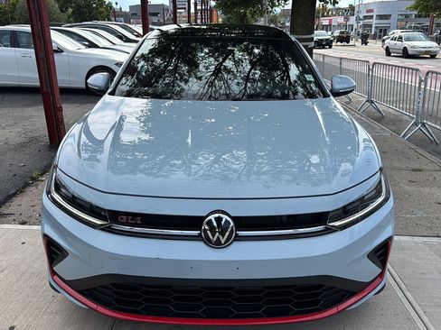 Used 2025 Volkswagen Jetta GLI Autobahn FWD image 10