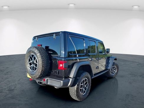 Used 2025 Jeep Wrangler Unlimited Rubicon w/ Convenience Group AWD/4WD image 8