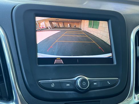 Used 2020 Chevrolet Equinox LS w/ LS Convenience Package FWD image 19