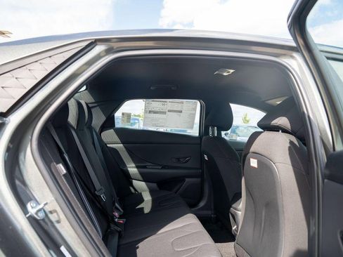 New 2025 Hyundai Elantra SEL image 14