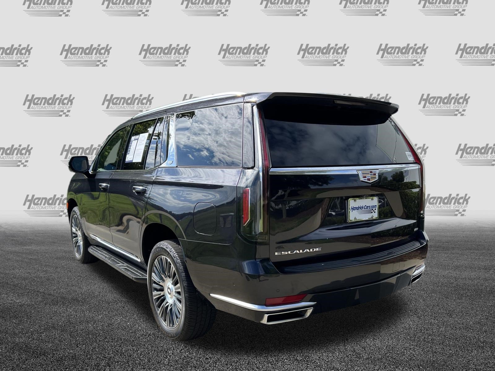 Used 2023 Cadillac Escalade Premium Luxury w/ LPO, Illumination Package AWD/4WD image 7