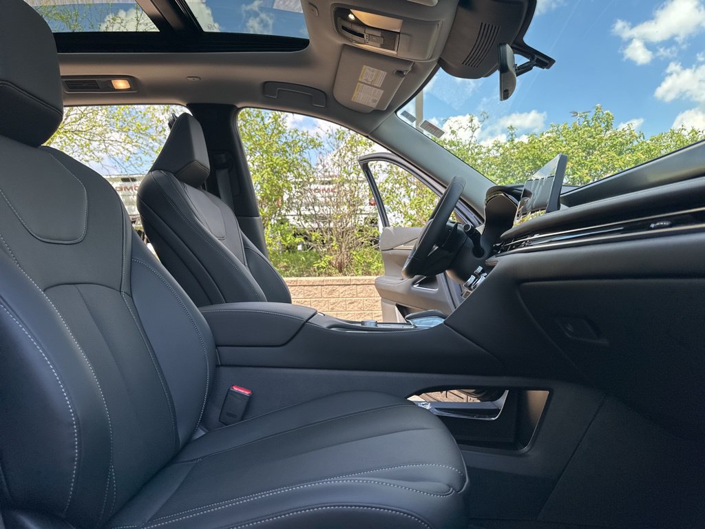 Certified 2026 INFINITI QX60 Luxe w/ Cargo Package AWD/4WD image 15