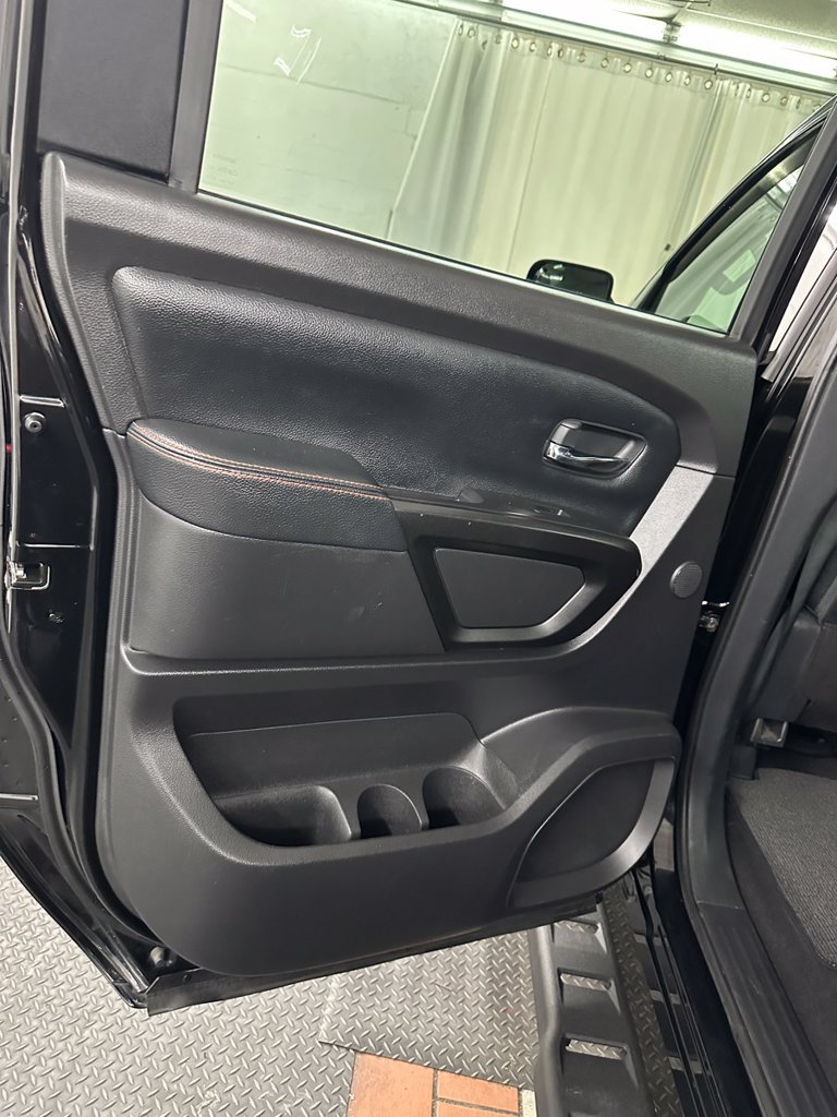 Used 2021 Nissan Titan PRO-4X w/ Pro-4x Convenience Package AWD/4WD image 25