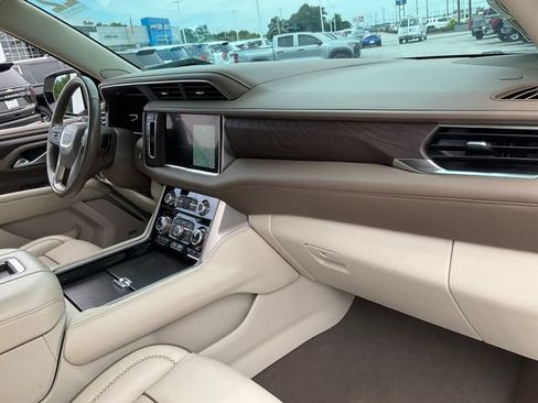 Used 2022 GMC Yukon XL Denali AWD/4WD image 25