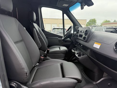 Used 2026 Mercedes-Benz Sprinter 2500 image 26
