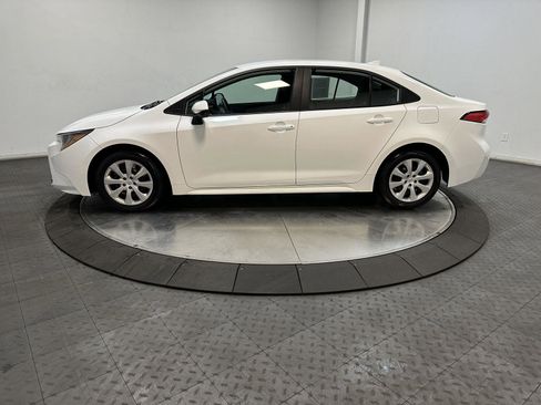 Used 2023 Toyota Corolla LE image 8