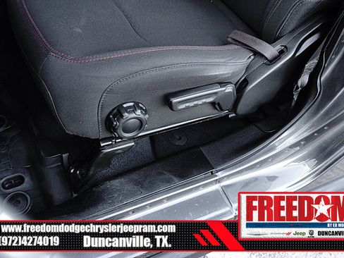 Used 2023 Jeep Gladiator Rubicon AWD/4WD image 38