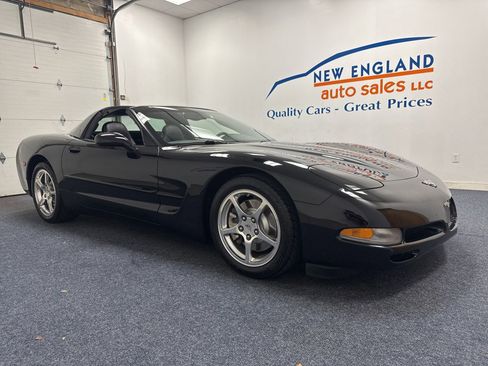 Used 2003 Chevrolet Corvette Coupe w/ Preferred Equipment Group RWD image 12