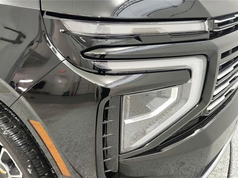 New 2026 Chevrolet Suburban High Country AWD/4WD image 14