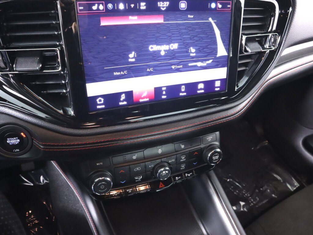 Used 2025 Dodge Durango GT AWD/4WD image 15
