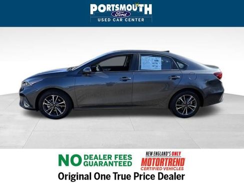 Used 2024 Kia Forte LXS w/ LXS Technology Package image 2