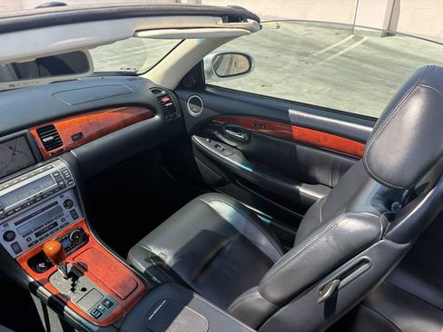 Used 2002 Lexus SC 430 Convertible image 21