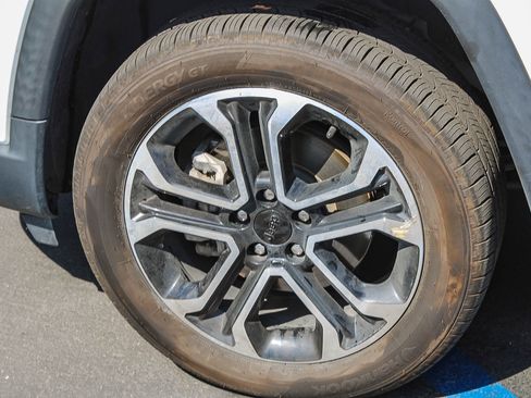 Used 2022 Jeep Compass Limited AWD/4WD image 13