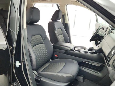 Used 2024 Nissan Pathfinder SV image 25