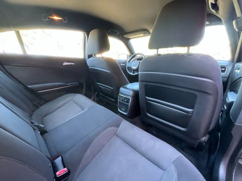 Used 2015 Dodge Charger SE image 14